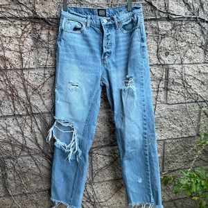 BDG High Waisted Straight Leg Jeans!!